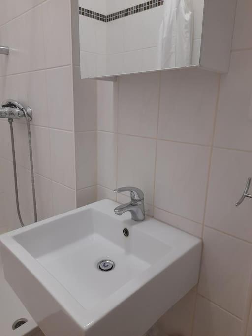 Zwei-Zimmer Wohnung In Wiesbadens Westend Eksteriør billede